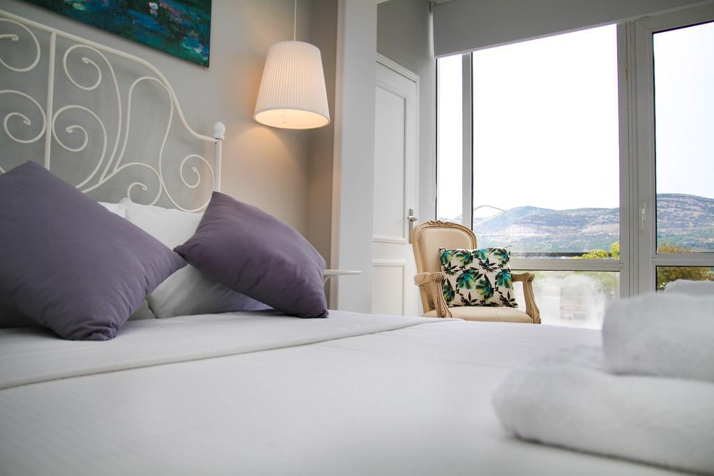 Port View Suites Kavala Exterior photo